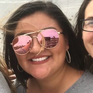 Meet your Posher, Yessy